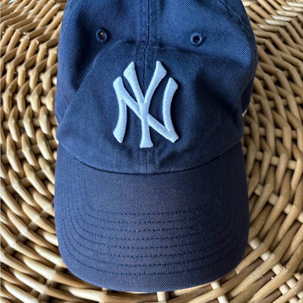New York Yankees ‘47 Brand MLB Navy White Clean Up Hat - Picture 4 of 7